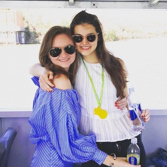 Meet your Posher, Sarah - Picture 1 of 1